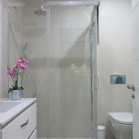 Benalbeach Ocean Front 1bdr New! Apartment